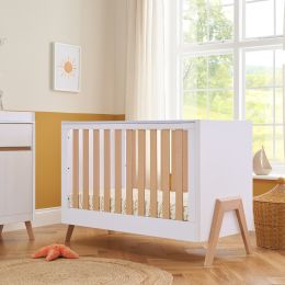 Tutti Bambini Fuori Mini Cot Bed White/Light Oak