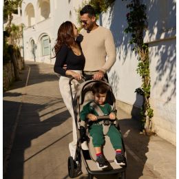 Venicci Tila Luxury Bundle With Tiago 360 Car Seat & Isofix Base Latte